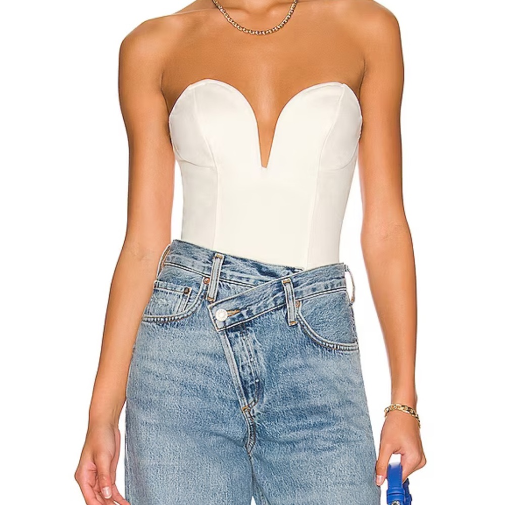 Superdown Gianna Sweetheart Bodysuit in White - Picture 3 of 4